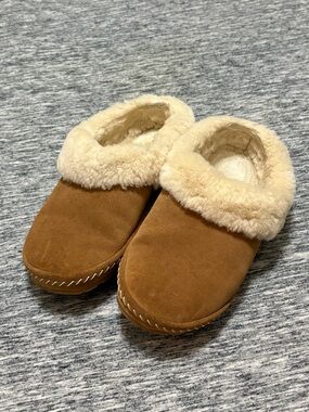 LL Bean Ladies Wicked Good Sheepskin Slippers Size 9
